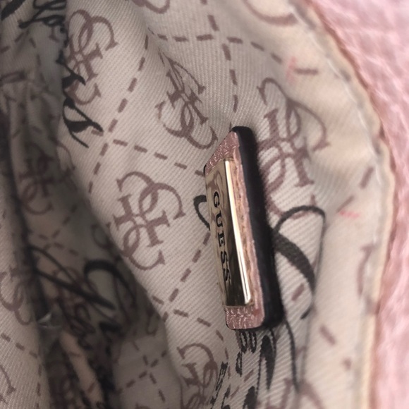 Guess Cross Body Bag - Picture 3 of 3